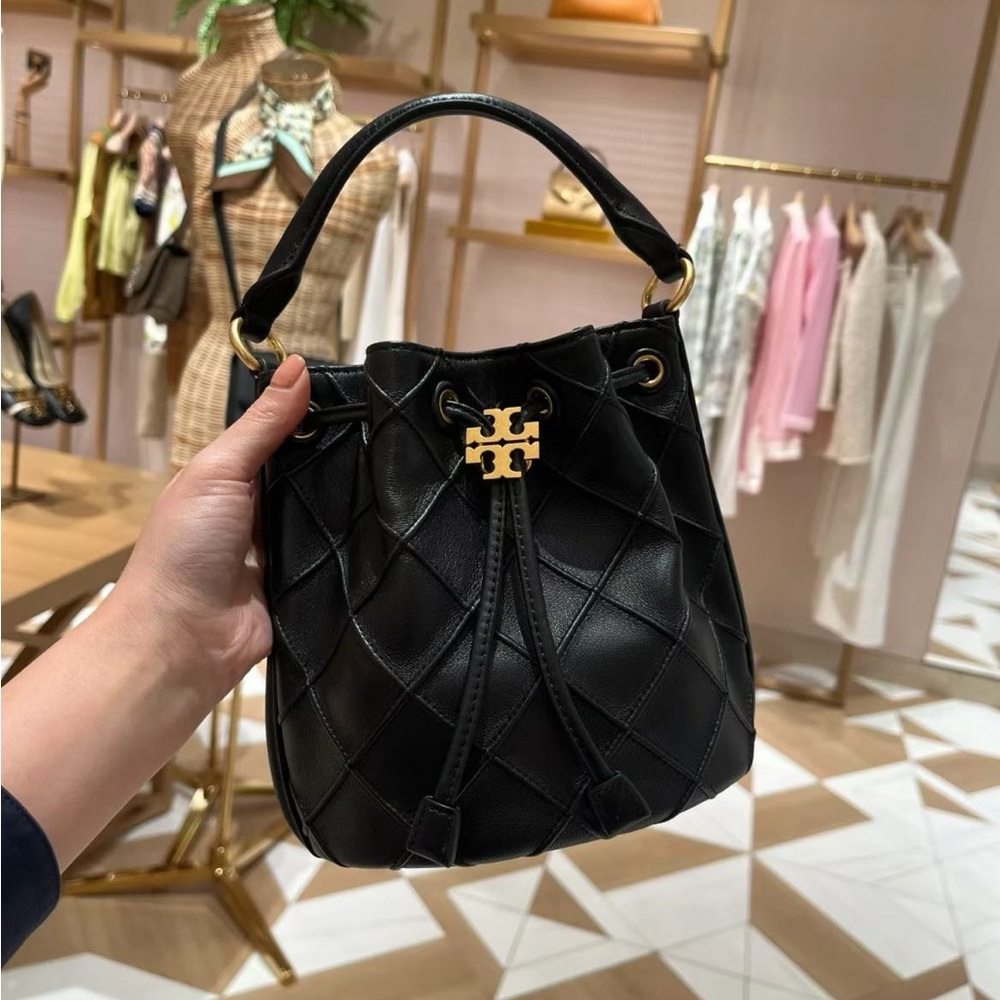 New Tory Burch Soft Fleming Small Bucket Bag Black Quilted Leather Crossbody